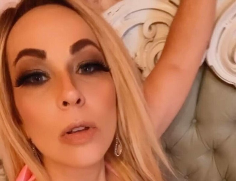 O profesoară concediată pentru că are cont pe OnlyFans a dat școala în judecată. Cât câștigă