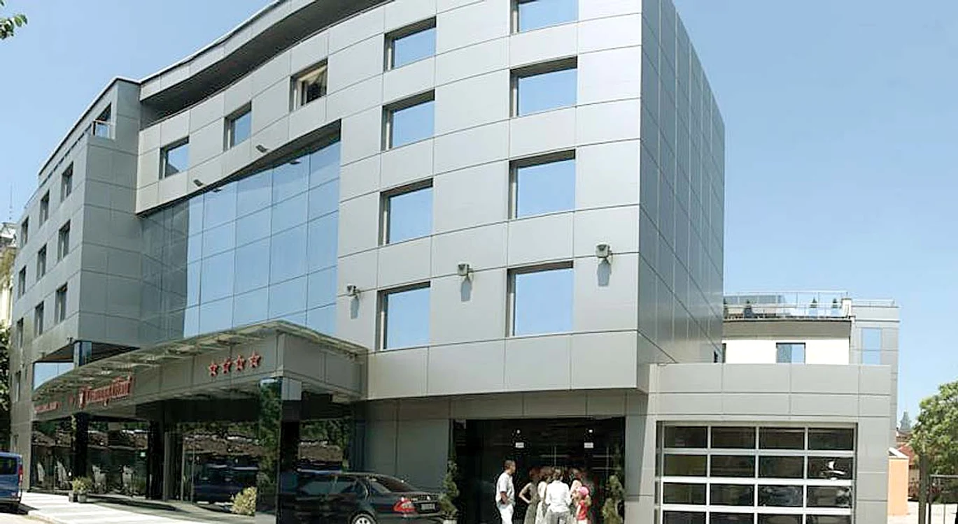 Cosmopolitan Hotel e la 15 minute de mers cu autocarul de Giurgiu