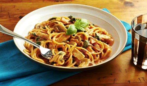 reţetă de spaghete cu pui jpeg