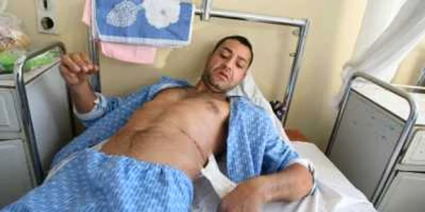 Victima susţine că va depune plângere la poliţie împotriva agresorilor