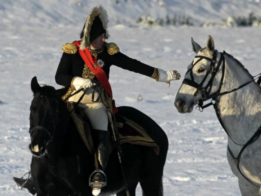 
    Napoleon încerca să înveţe limba engleză  