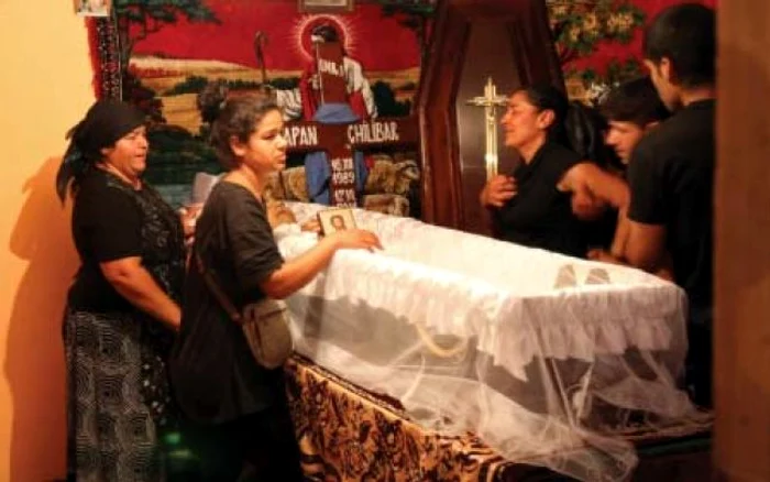 Familia lui Papan îl jeleşte îndurerată