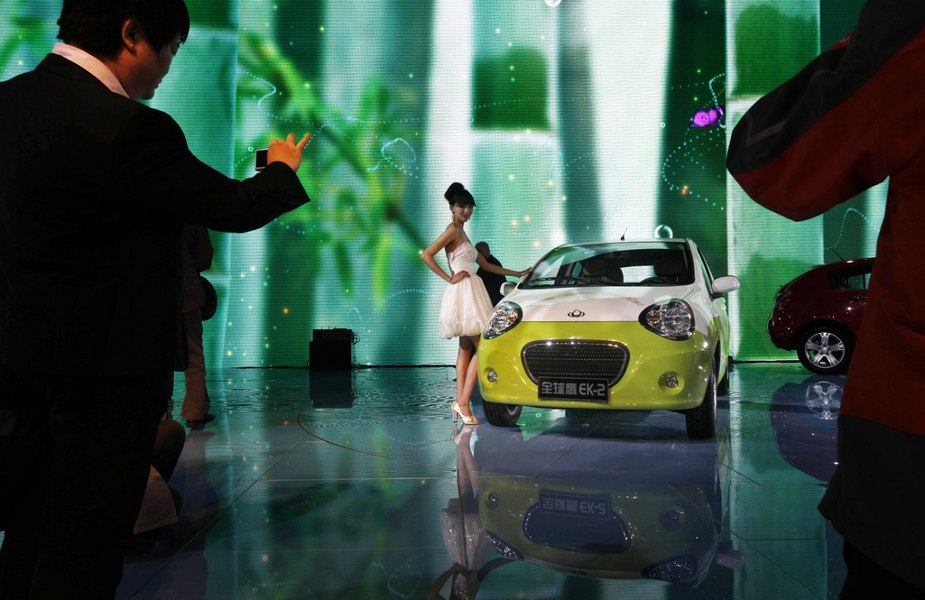 Cum poate fi revitalizată economia României în UE. „Vom fi o victimă a sinuciderii sectorului auto european”