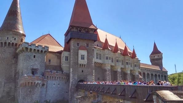 Castelul Corvinilor va fi restaurat cu fonduri europene jpeg