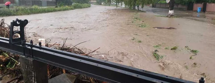 Ploile au provocat distrugeri mari în municipiul Aiud