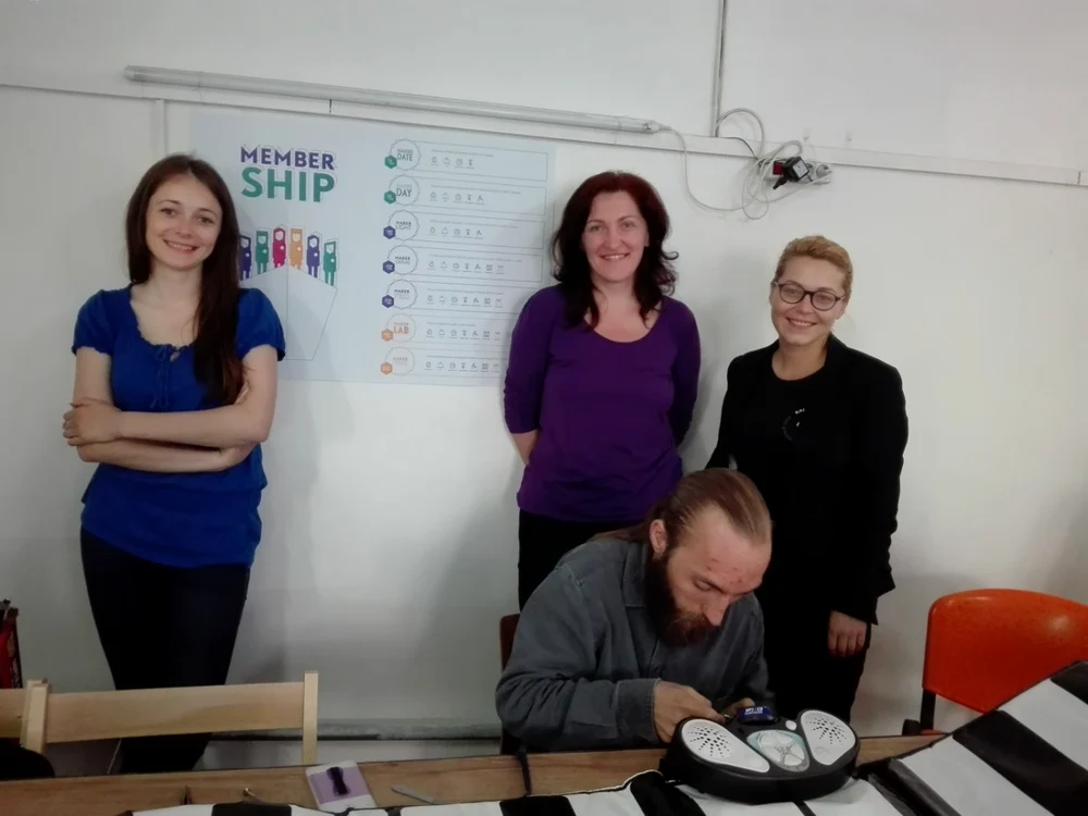 În imagine e prima regulă de la Repair Cafe
