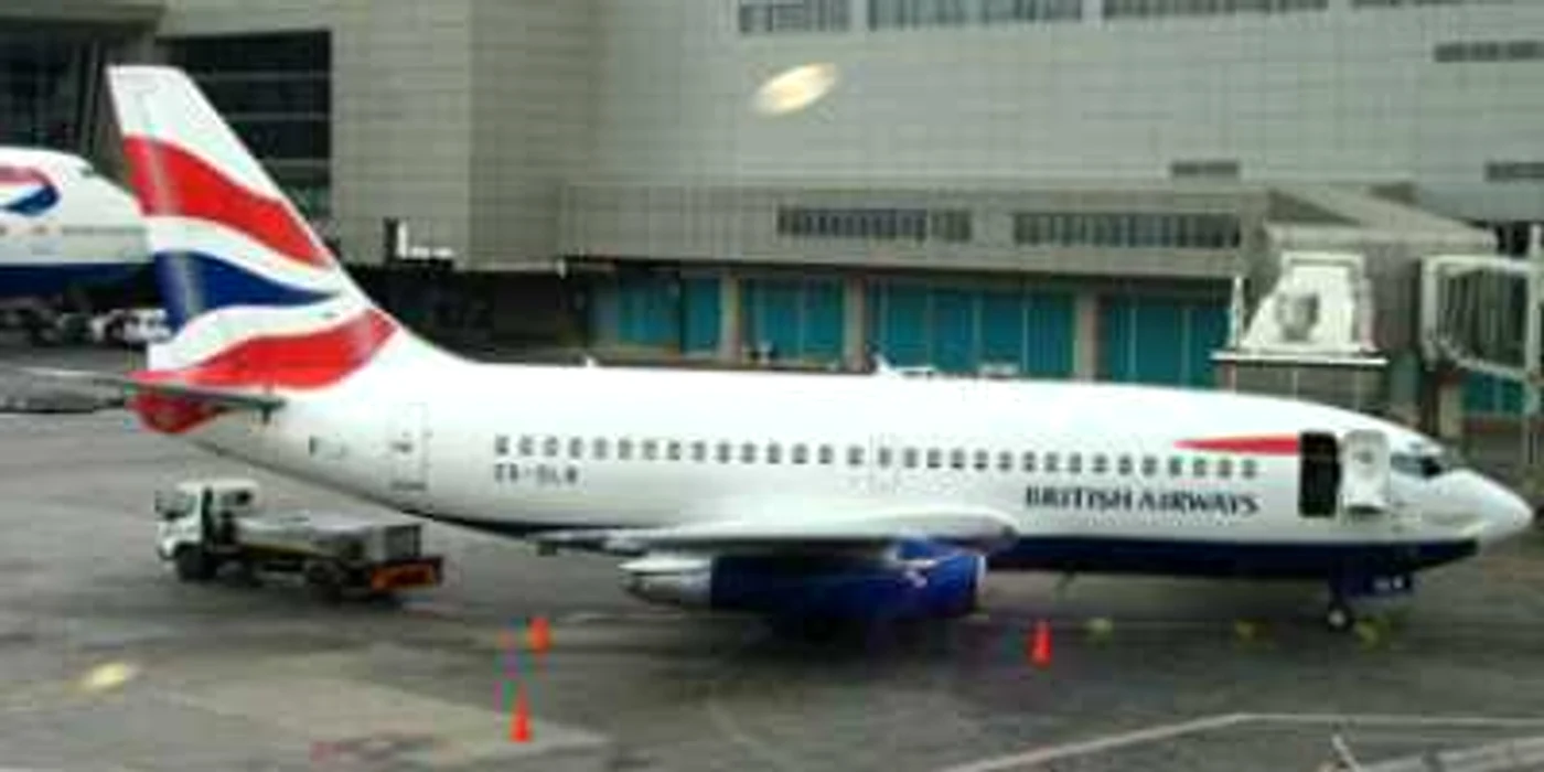 Pasagerii unui avion care se pregătea să decoleze din Phoenix au fost evacuaţi după ce s-a detectat fum în cabină