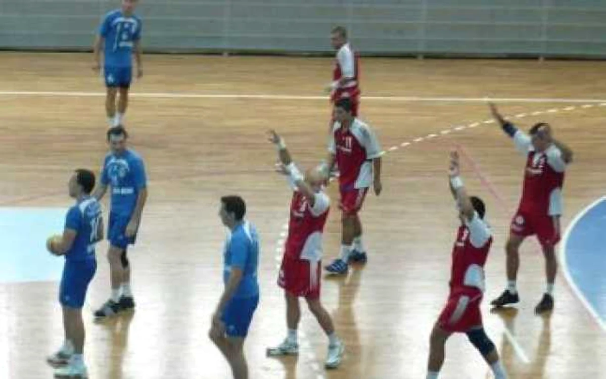 Braşov: Liga Naţională: Dinamo - SCM Rom Cri Braşov 30-30
