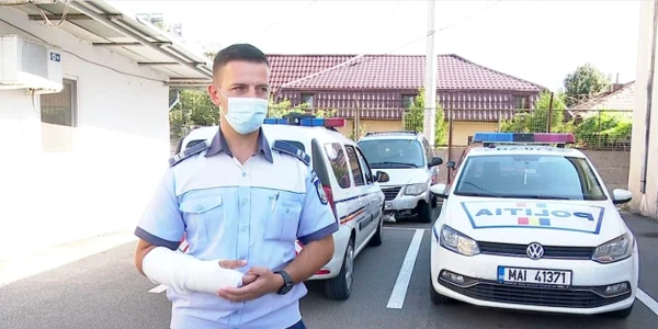 Adrian Popa poliţistul din Buzău pe care o şoferiţă a încercat să-l omoare Foto Iulian Bunilă