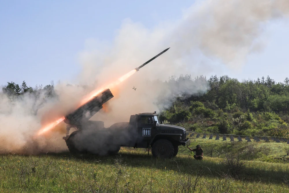 Trupele ruse înaintează spre Harkov și își ajustează pozițiile pentru a lovi orașul cu artileria. În zona Porkrovsk aduce trupe de elită