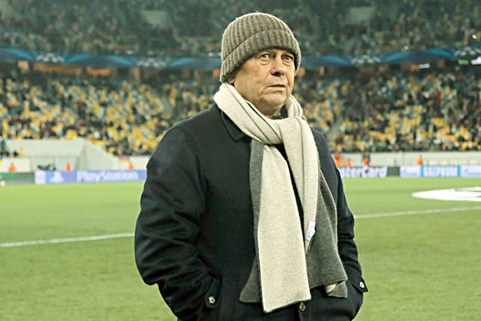 
    Mircea Lucescu îşi va încheia cariera la cârma unei echipe de club, nu a naţionalei RomânieiFoto: AP  