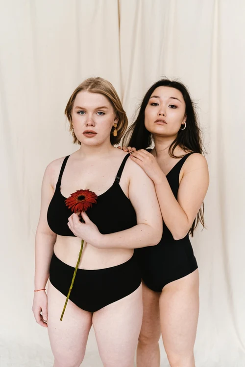 Body shaming - sursa foto Piaxabay - Polina Tankilevitch