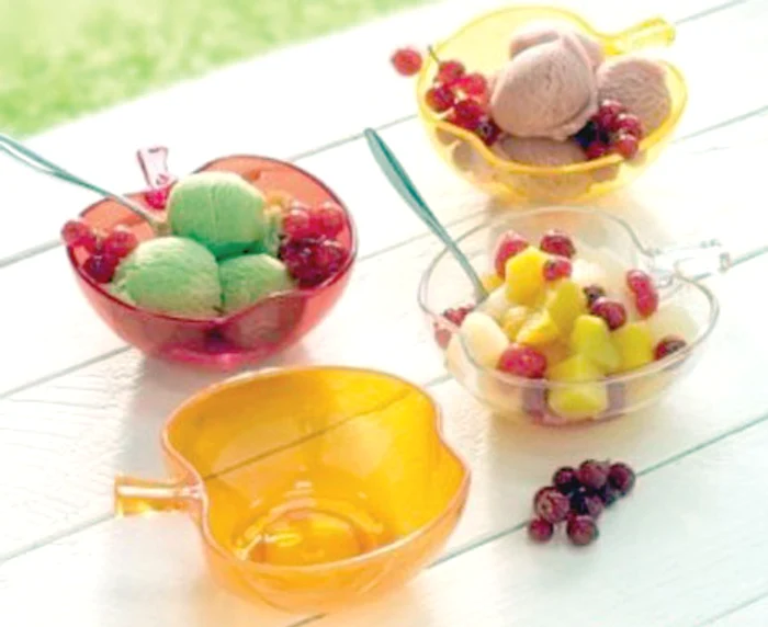 4 castronaşe în formă de măr, pe www.decorix.ro