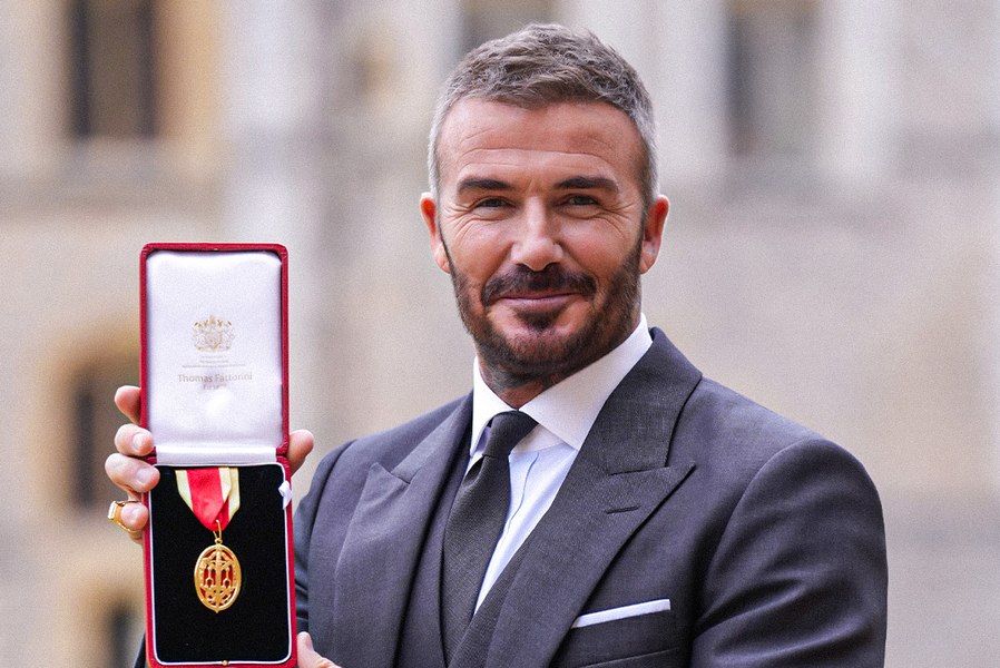 David Beckham, fostul căpitan al naționalei Angliei, a primit titlul de cavaler din partea Regelui Charles al III-lea. „Nu aș putea fi mai mândru”