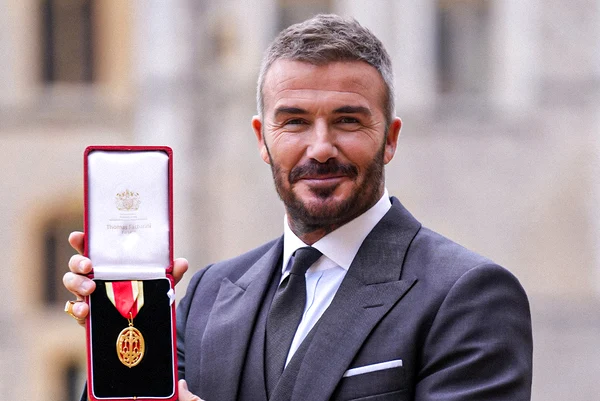 Fostul căpitan al Angliei, Beckham, a fost numit cavaler de către rege FOTO: X