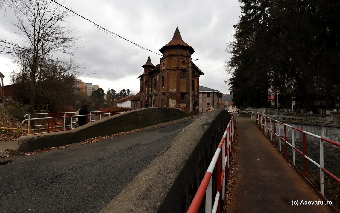 Castelul Ianza din Petroșani Foto Daniel Guță ADEVĂRUL (2) JPG