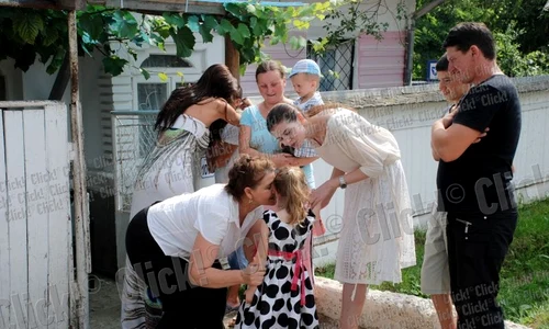 Monica Gabor în vizită la bunici, după nouă ani jpeg