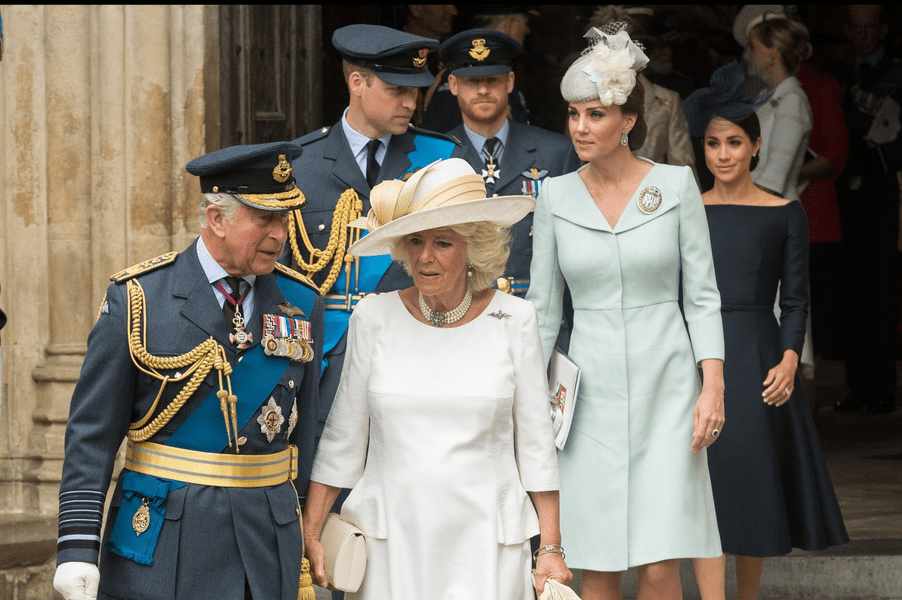 Cartea prințului Harry ar putea fi „începutul sfârșitului” pentru monarhia britanică. Implicațiile „absolut catastrofale”