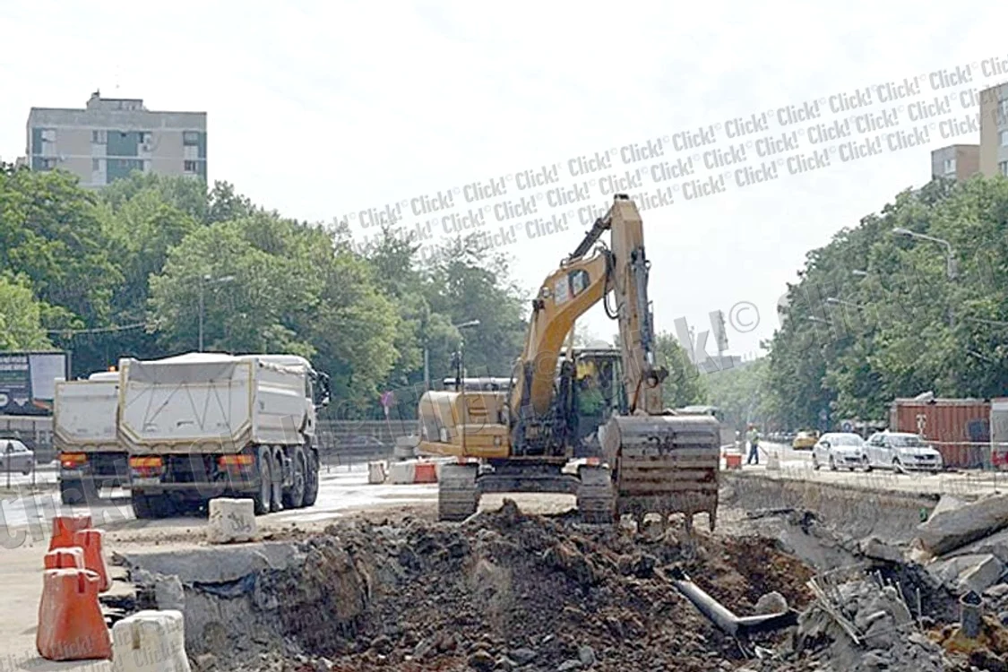 De la Centură şi până la strada Popasului s-a turnat asfalt pe un sens de circulaţie (Fotografii: Dorin Constanda/Magistrala5.ro)