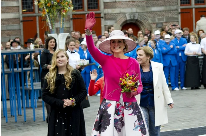 Regina Maxima și fiicele eifoto: Hepta