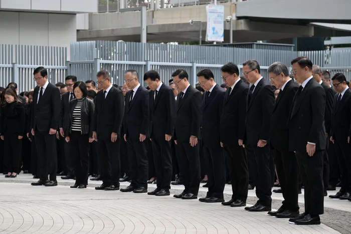 Doliu pentru victimele incendiului din Hong Kong FOTO GovHK