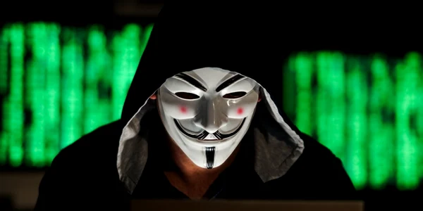 anonymus FOTO Shutterstock