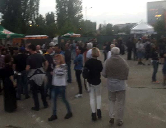 Dan Chișu și Alina Chivulescu au venit împreună (foto central)