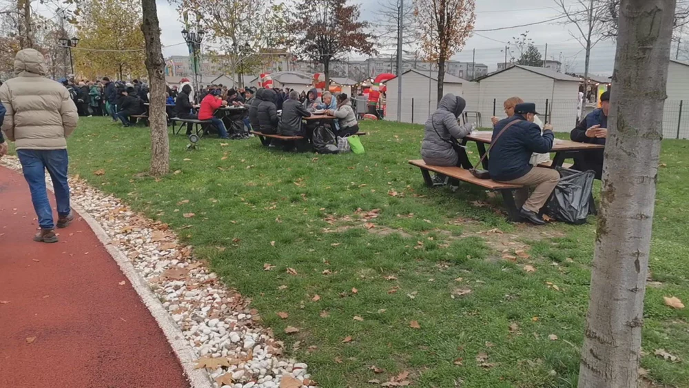 Uniți de coada la fasole cu ciolan. „Ar fi bine să ne mai întoarcem la vremurile alea. Ni-l mai dorim pe Ceaușescu”| REPORTAJ