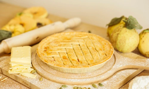 Tarta gutui  Sursa foto shutterstock 2219422503 jpg