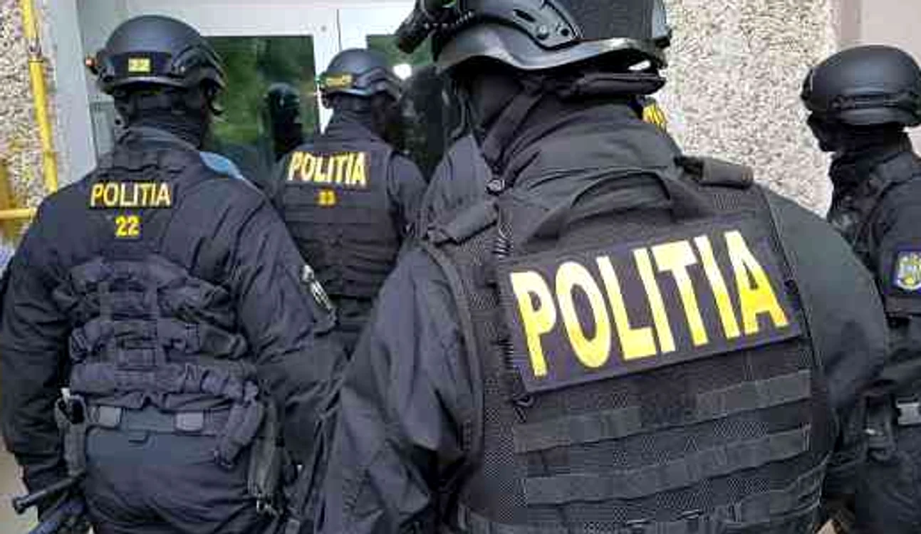 Polițiștii fac percheziții în mai multe locațiii FOTO: Adevărul (arhivă)
