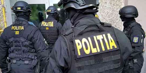 politia mascati perchezitii jpg