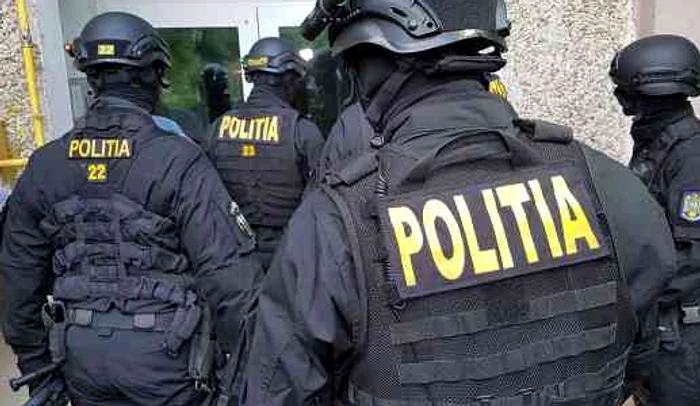 Polițiștii fac percheziții în mai multe locațiii FOTO: Adevărul (arhivă)