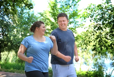 Grasi obezi care fac sport miscare alergare parc slabire FOTO Shutterstock