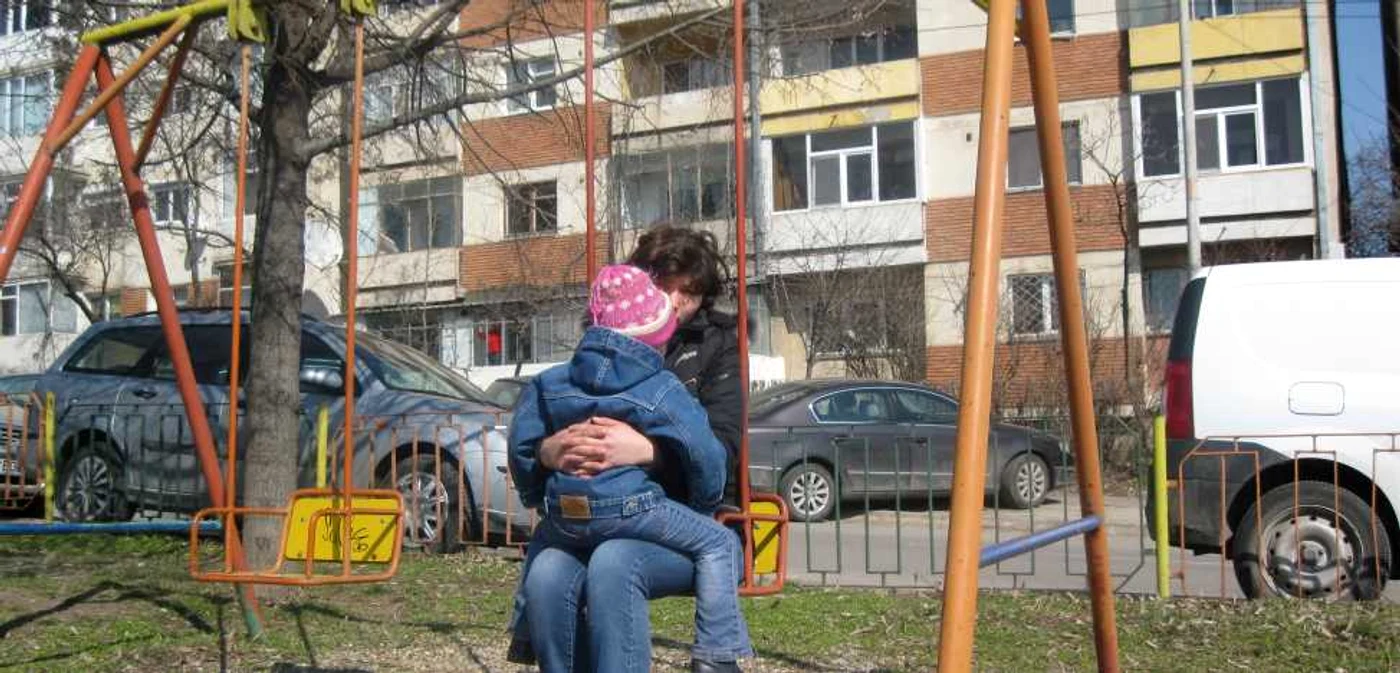 Antoaneta Jugănaru ar putea rămâne în stradă cu cei patru copii. Foto: Bogdan Nistor