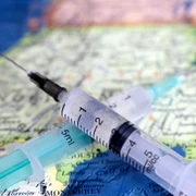 vaccin harta sua seringa foto shutterstock