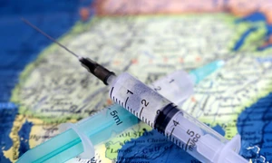 vaccin harta sua seringa foto shutterstock