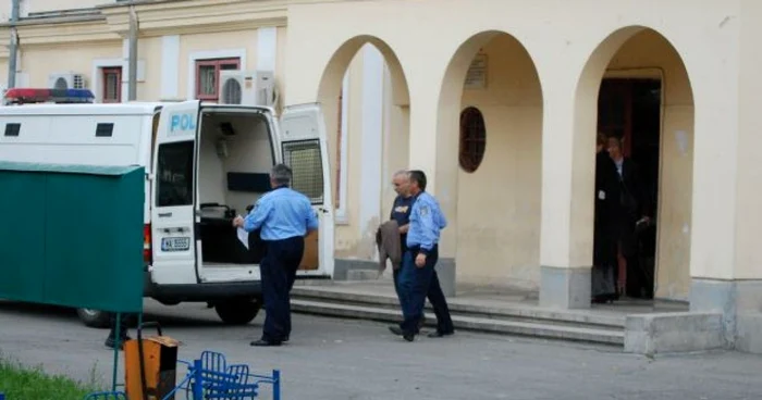 Prodecanul Facultăţii de Farmacie este acuzat de luare de mită