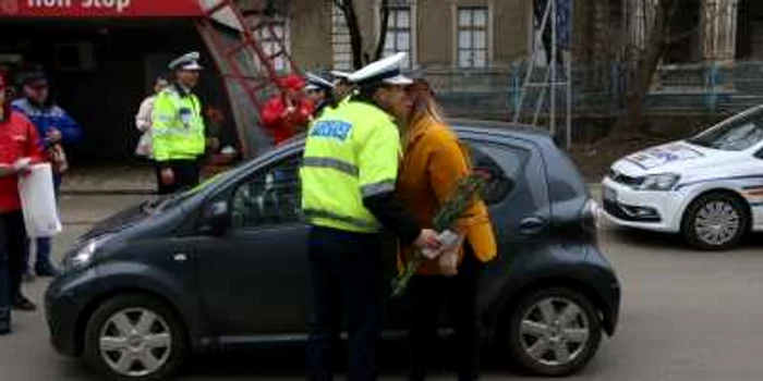 Şoferiţele au fost oprite în trafic de poliţişti