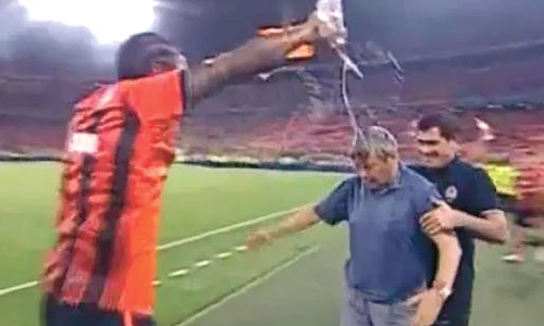 Şahtior câştigă titlul de campioană după  3 0 cu Oleksandria  Lucescu a fost iritat de baia de şampanie primită de la jucători jpeg