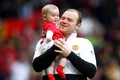 Wayne Rooney si fiul sau cel mare, Kayne Rooney (EPA) jpg