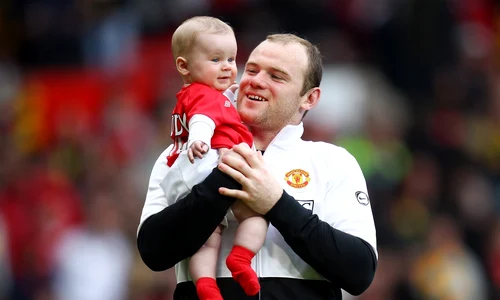 Wayne Rooney si fiul sau cel mare, Kayne Rooney (EPA) jpg