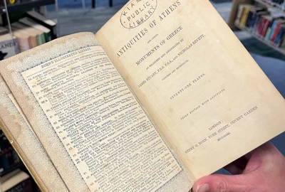 O carte a fost returnată după 150 de ani foto Biblioteca din Kiama png