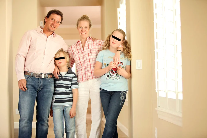 Fostul tenisman, alături de soţia de care s-a despărţit şi de cei doi copii ai lor, Carolina şi Marius