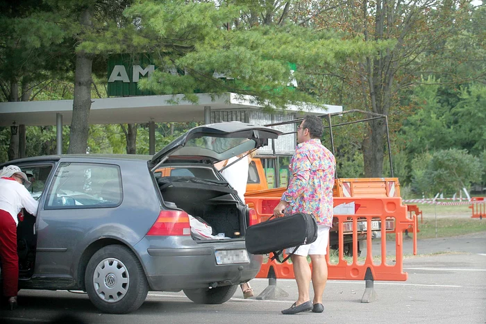 Acesta este hârbul în două uși cu care merge la concerte