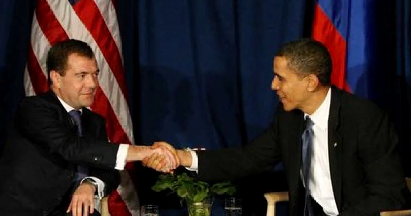 Preşedintele american Barack Obama şi omologul său rus, Dmitri Medvedev