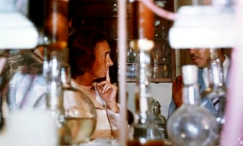 Lenuţa Ceauşescu şi „combinaţiile“ carierei de „savantă“ jpeg