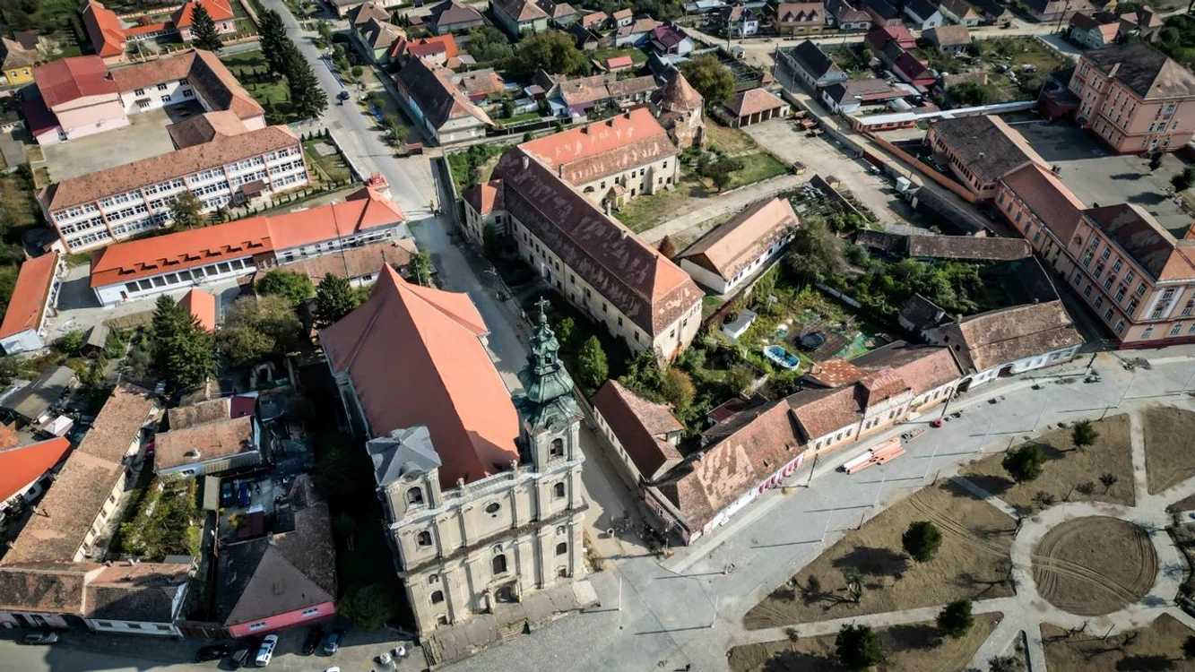 Castelul Apafi din Dumbraveni (© România Atractivă)