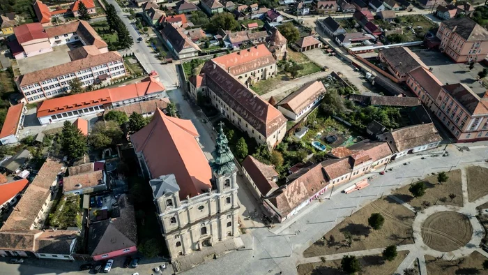 Castelul Apafi din Dumbraveni (© România Atractivă)