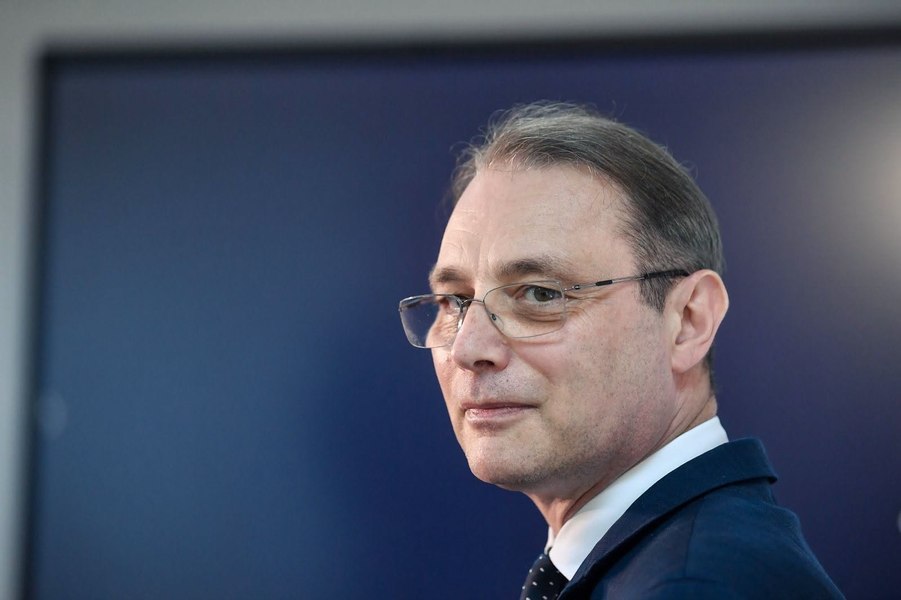 Luca Niculescu depune joi programul de guvernare și lista miniștrilor. „Toate formulele posibile” rămân în discuție