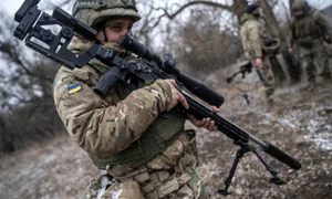 Un soldat ucrainean dintr-o unitate de lunetiști în regiunea Harkov FOTO Profimedia - razboi în Ucraina